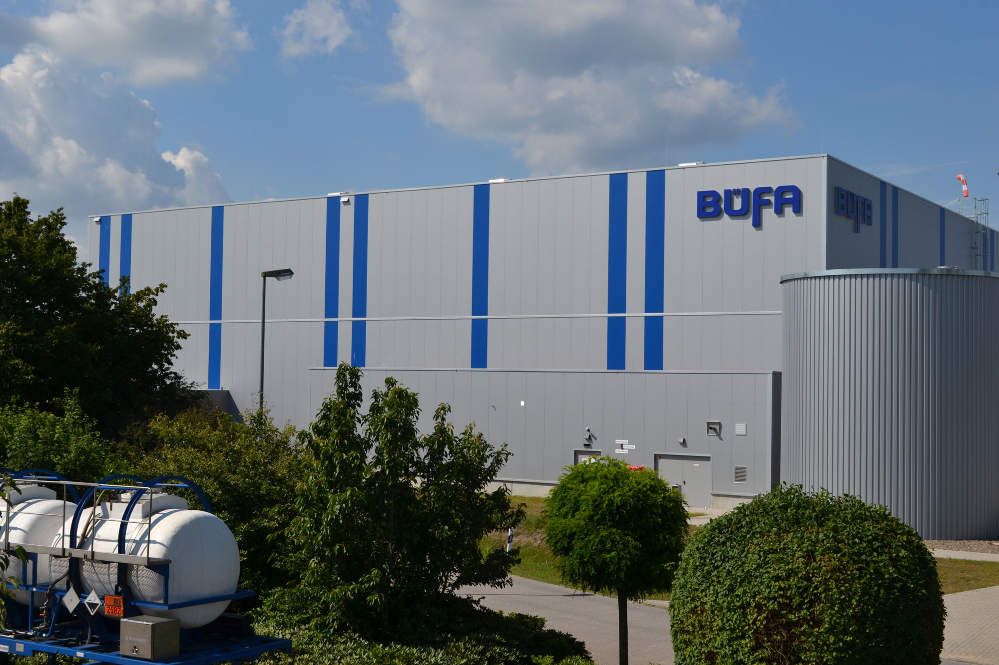 Außenansicht vom Hochregallager BÜFA Chemicals Hochregallager